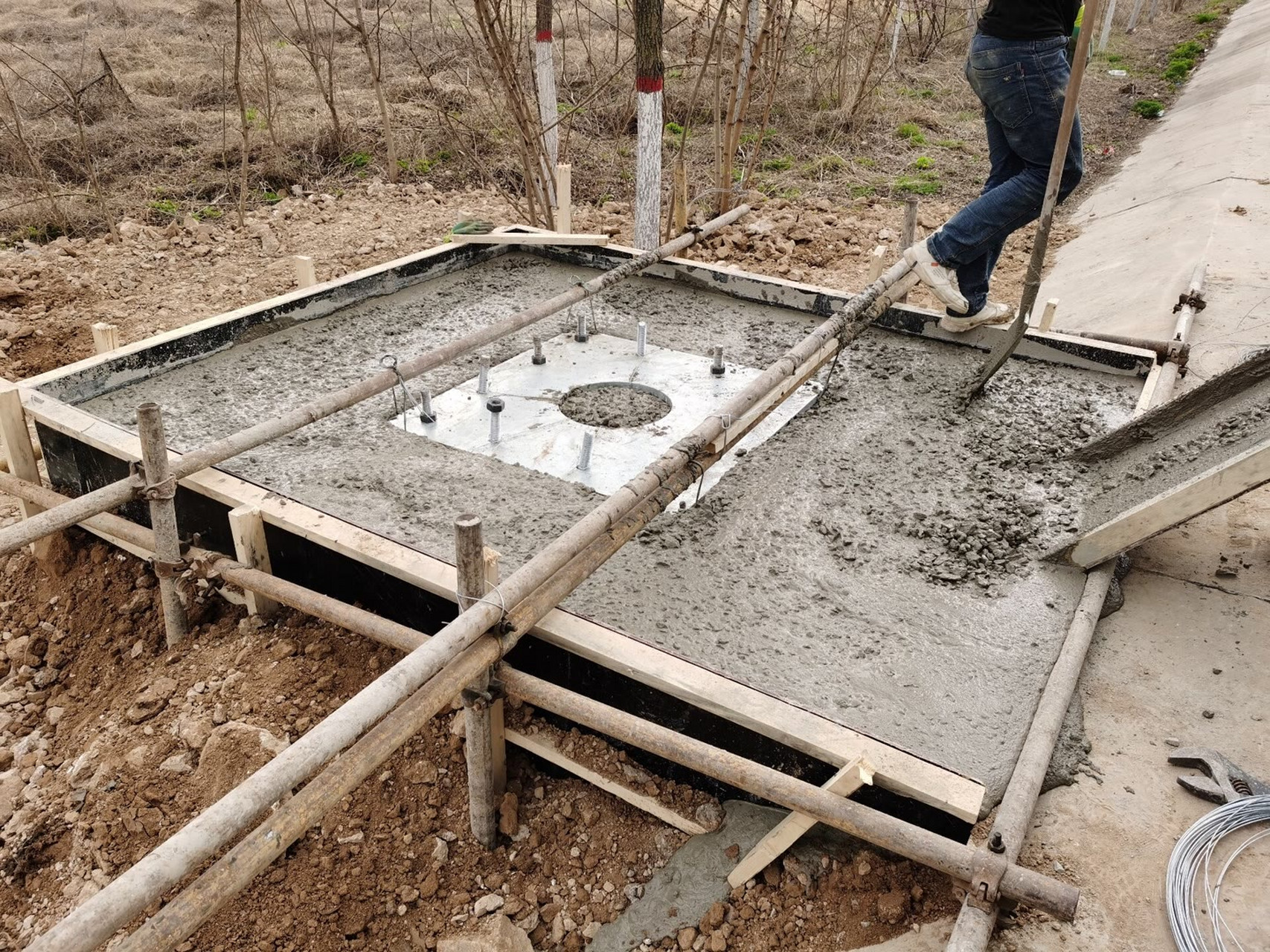 设备基础二次灌浆施工规范｜无收缩灌浆料施工工艺要点